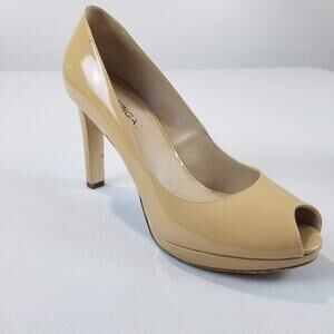 Via Spiga Women's Pump Size 8.5M Heel Platform Heel Peep Toe Nude Tan Patent